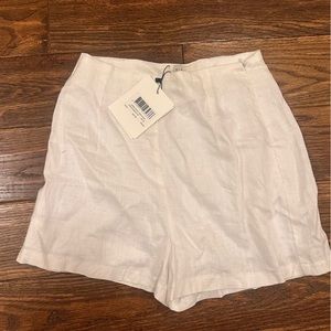 Dissh linen shorts